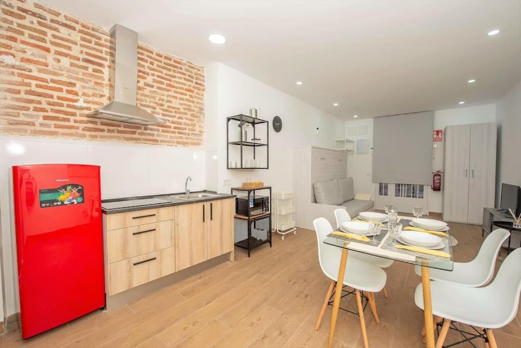Estudio En Palacio La Latina Apartment